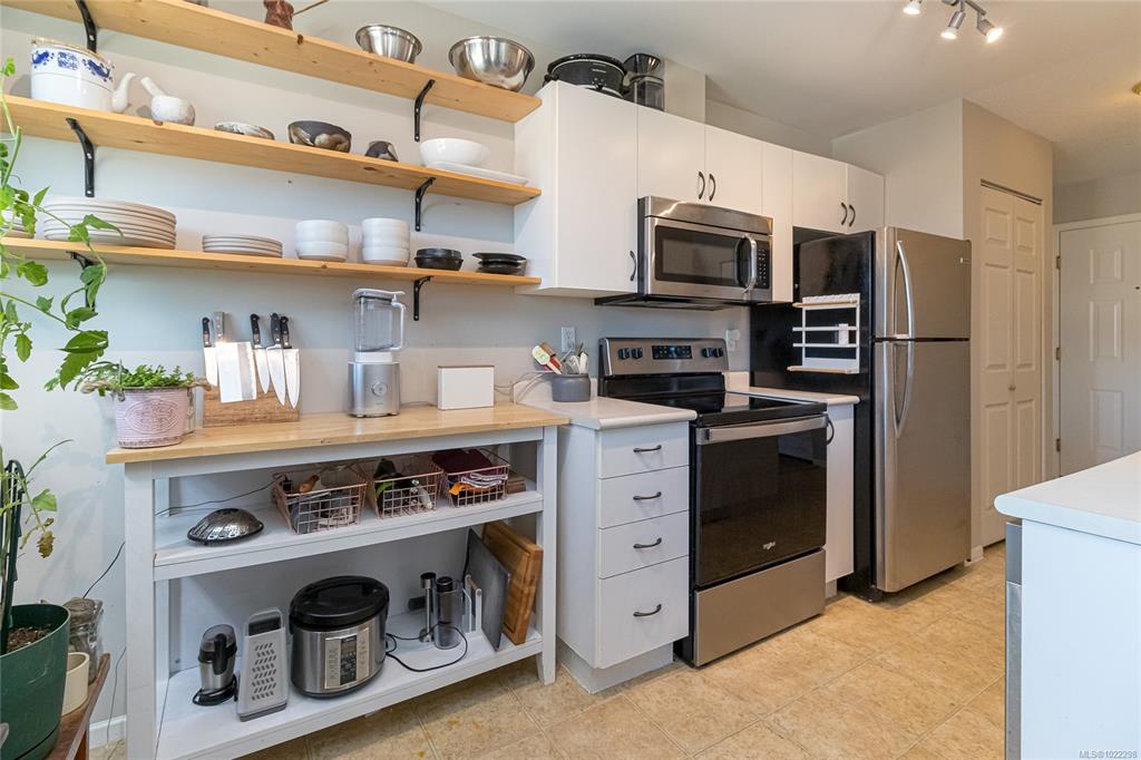 Fourth View of 1028 Balmoral Rd, Victoria, BC, V8T 1A8