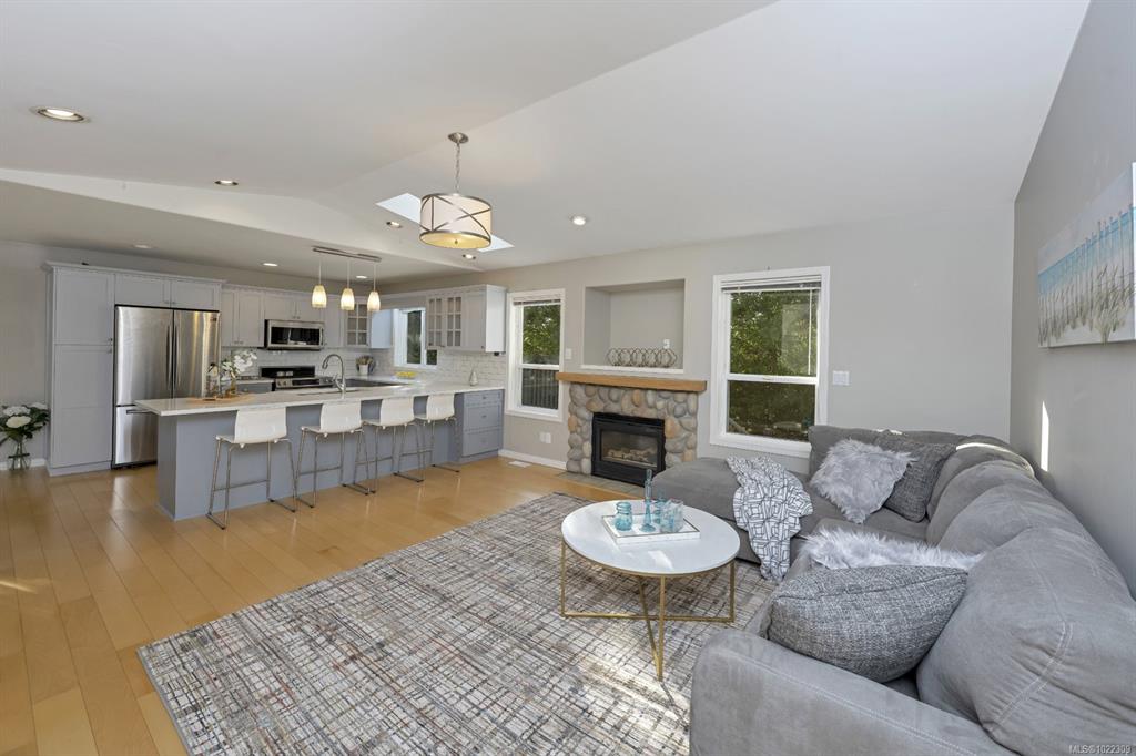 Fourth View of 1616 Nelles Pl, Saanich, BC, V8N 6L7