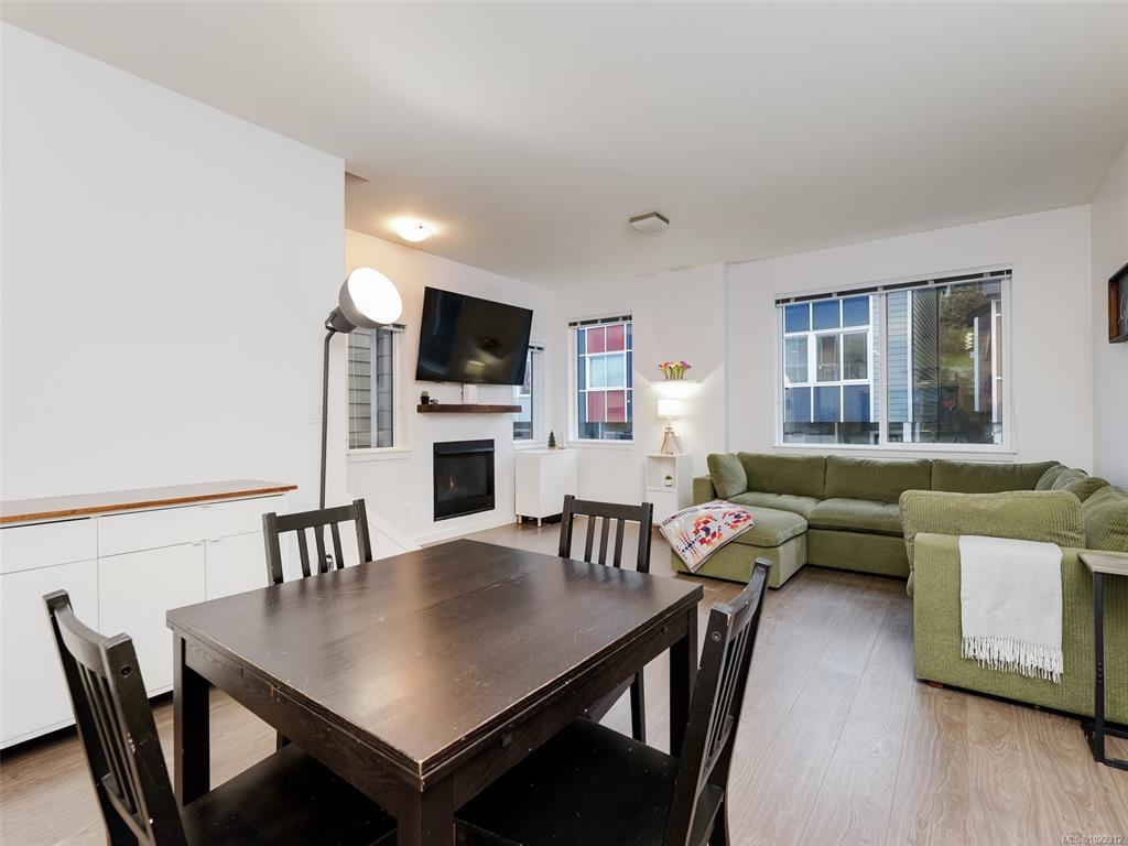 3360 Crossbill Terr, 1022312, BC,