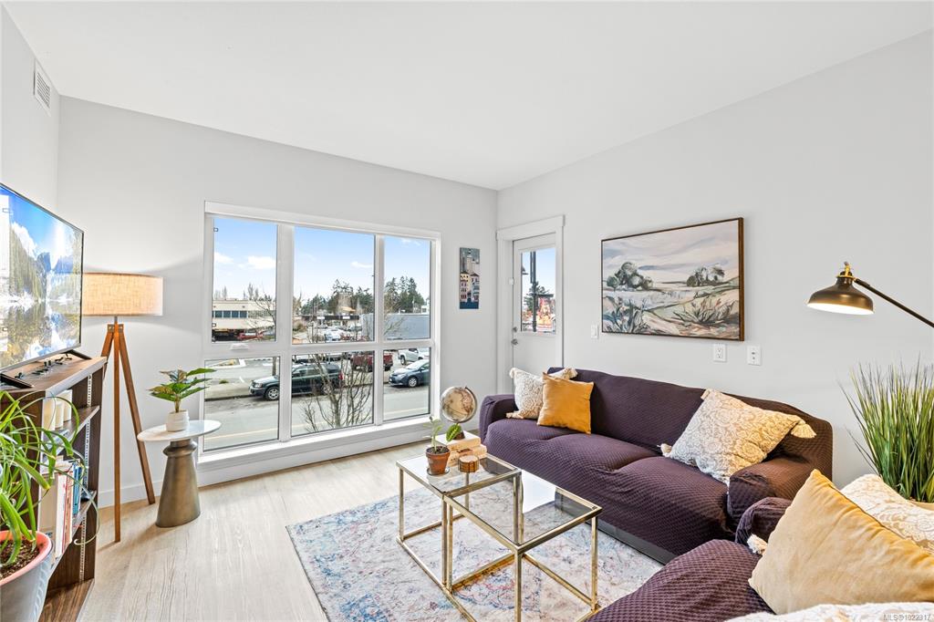 120 Jensen Ave W, 1022317, BC,