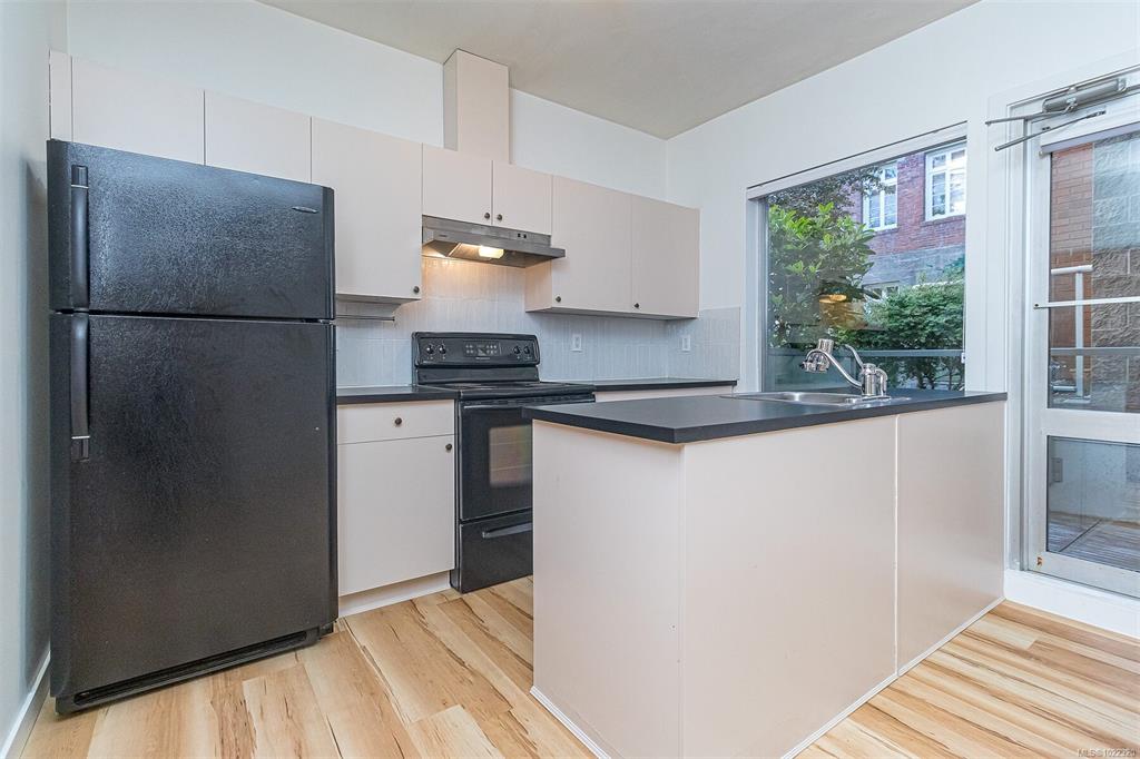 Third View of 848 Mason St, Victoria, BC, V8W 0A2