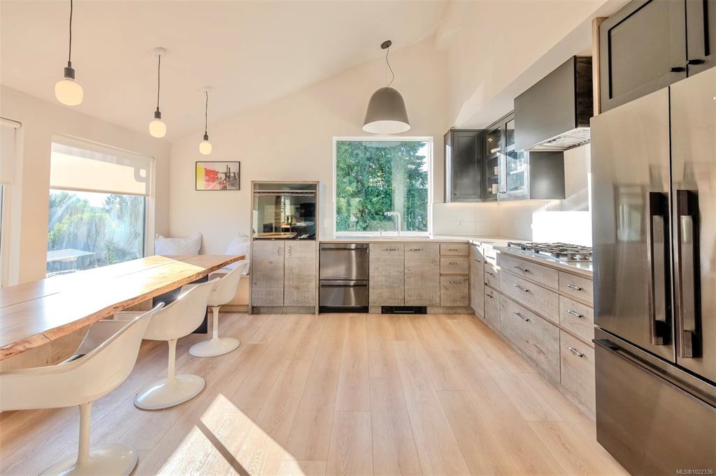 Fourth View of 260 Neill St, Tofino, BC, V0R 2Z0