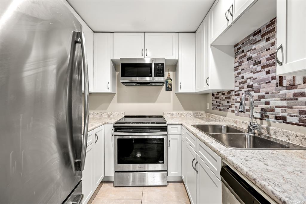 Third View of 282 Birch St, CORTES VIEW TERRACE, Campbell River, BC, V9W 2S3