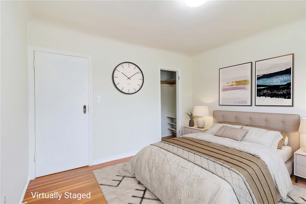 Third View of 1835 Fernwood Rd, Victoria, BC, V8T 2Y5