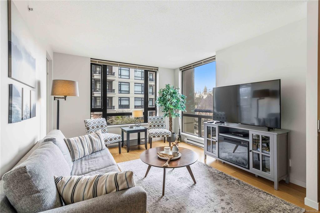 751 Fairfield Rd, 1022349, BC,