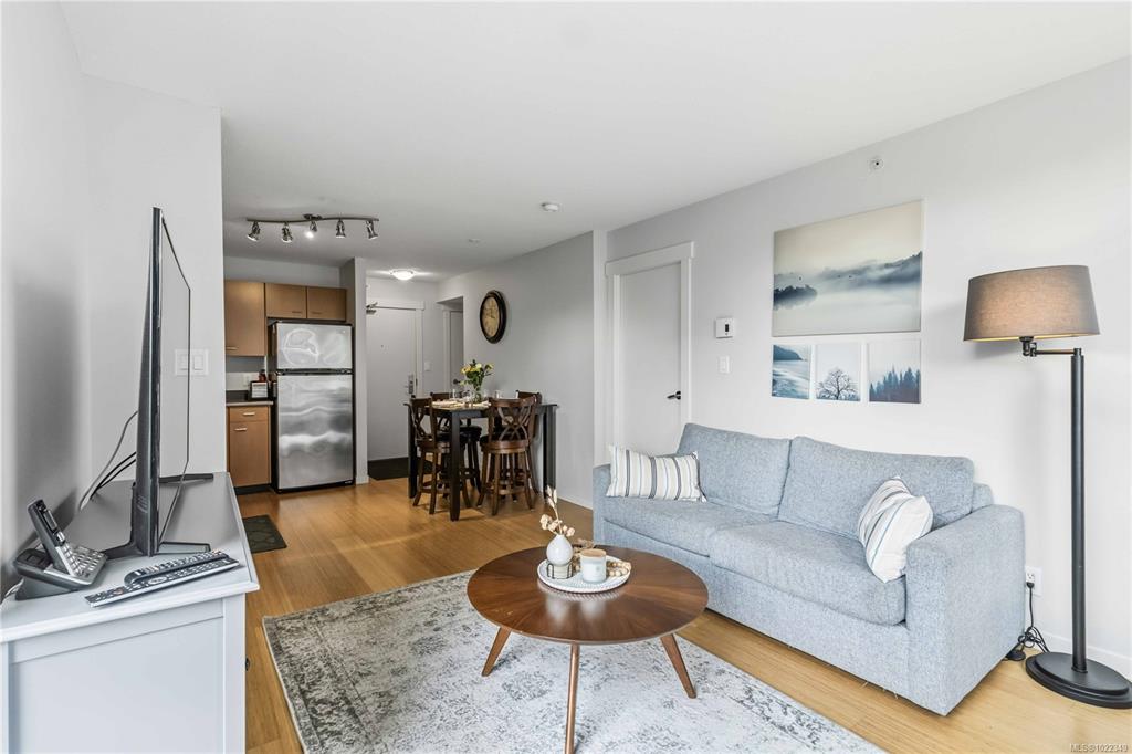 Third View of 751 Fairfield Rd, Victoria, BC, V8W 4A4