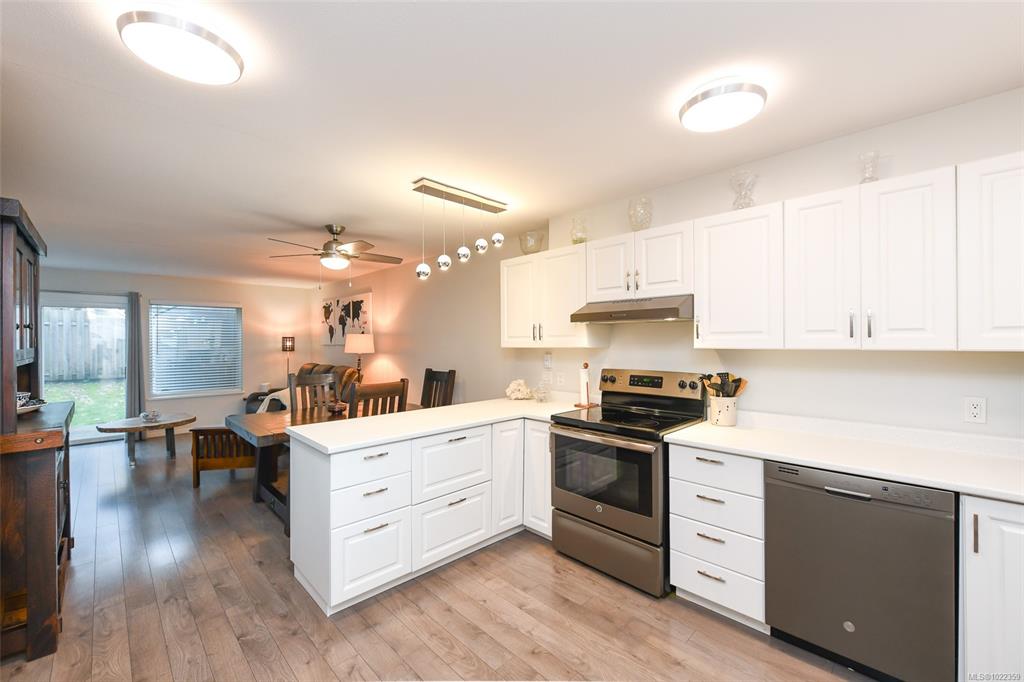 Fourth View of 2625 Muir Rd, Alderwood Manor, Courtenay, BC, V9N 8Z4