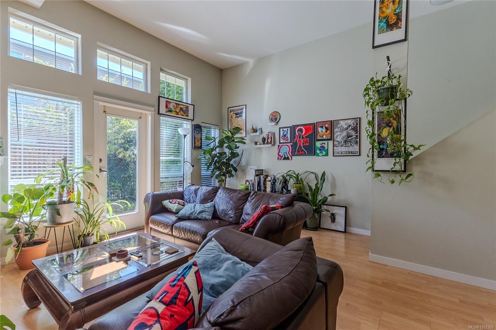 Fifth View of 1019 North Park St, Victoria, BC, V8T 5L4