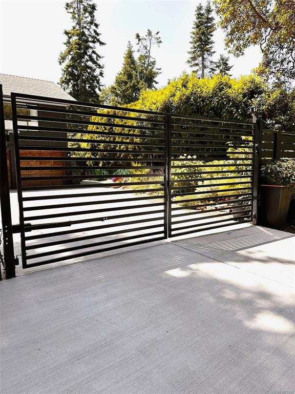 Fourth View of 1941 Appleton Pl, Saanich, BC, V8N 3A3