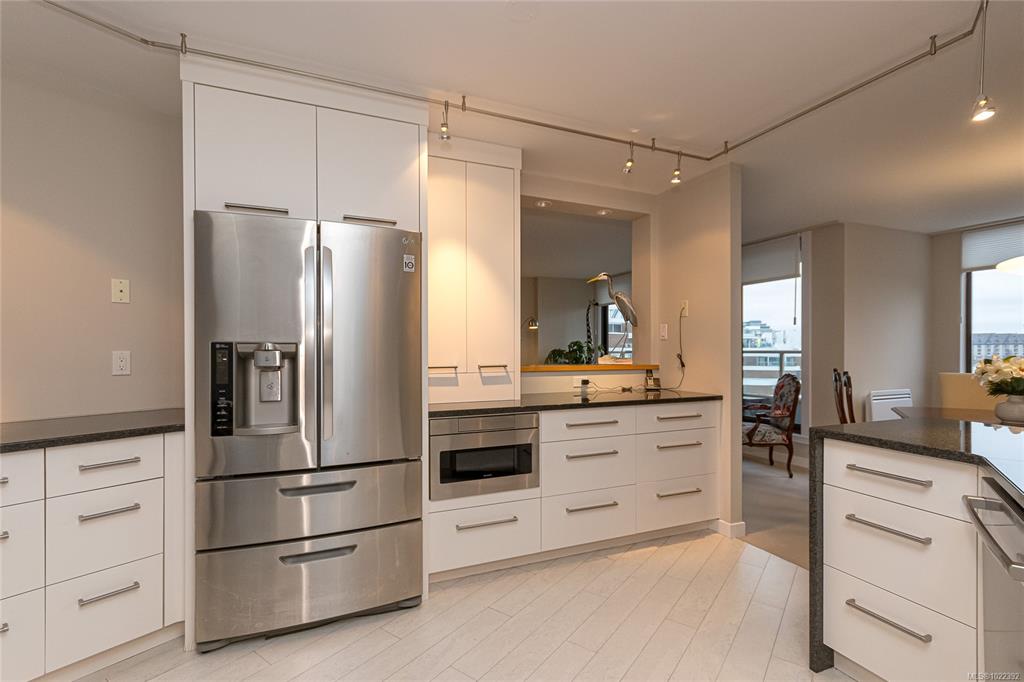 Fourth View of 225 Belleville St, Victoria, BC, V8V 4T9