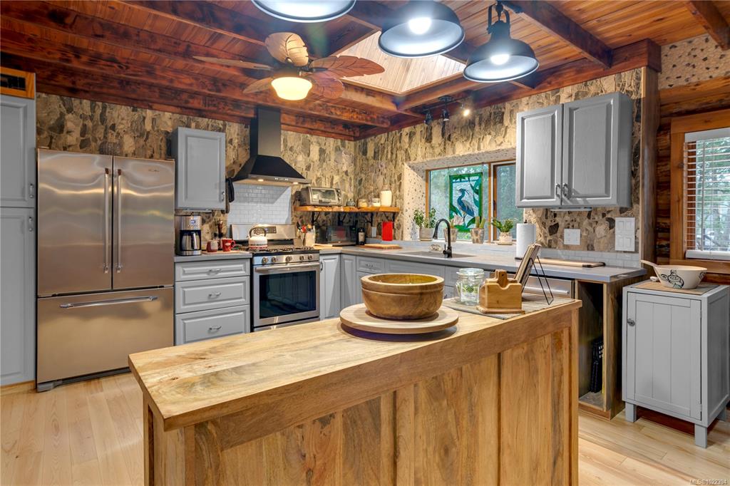 Fourth View of 1620 Matterson Rd, Errington, BC, V0R 1V0