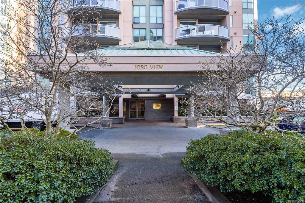 Third View of 1020 View St, Victoria, BC, V8V 4Y4