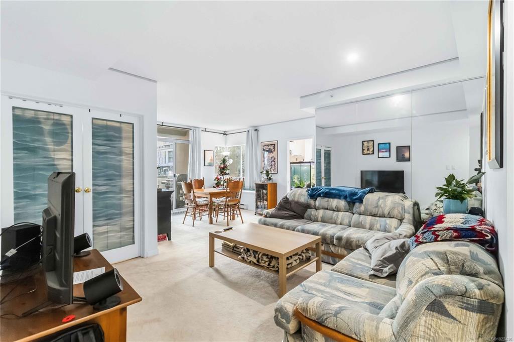 Fifth View of 1020 View St, Victoria, BC, V8V 4Y4