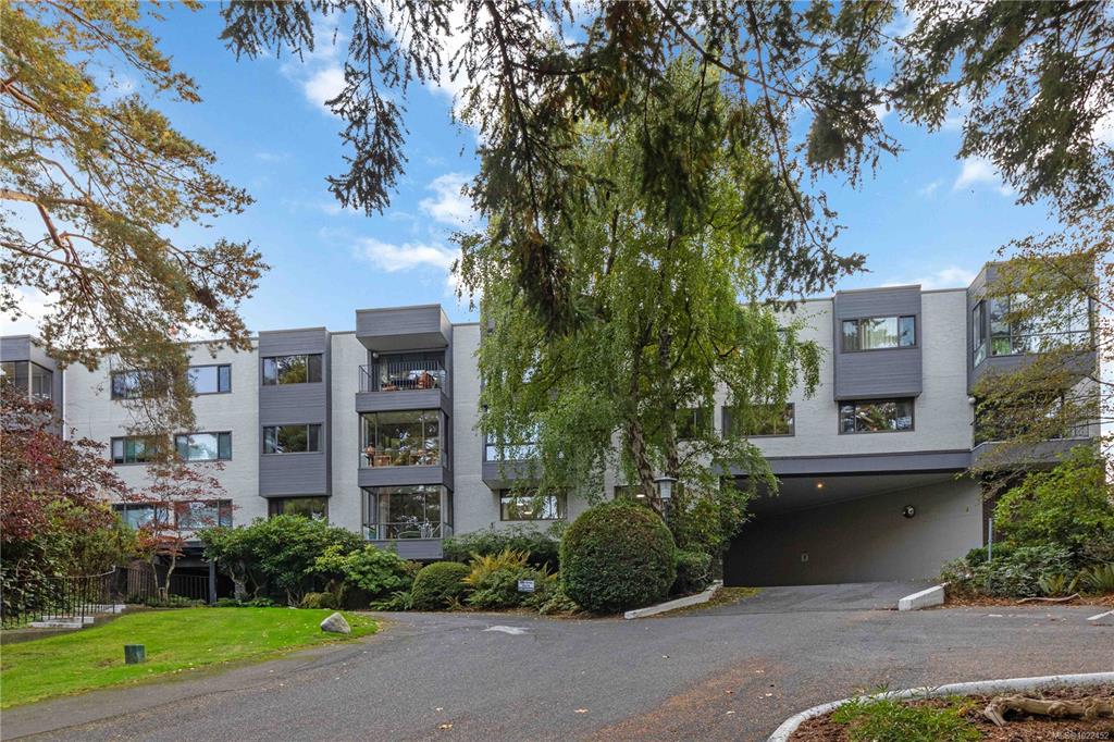 Fifth View of 1433 Faircliff Lane, Faircliff Manor, Victoria, BC, V8S 3J6