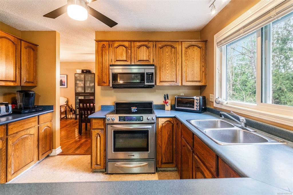 Fourth View of 3533 Fairview Dr, Nanaimo, BC, V9T 4R5