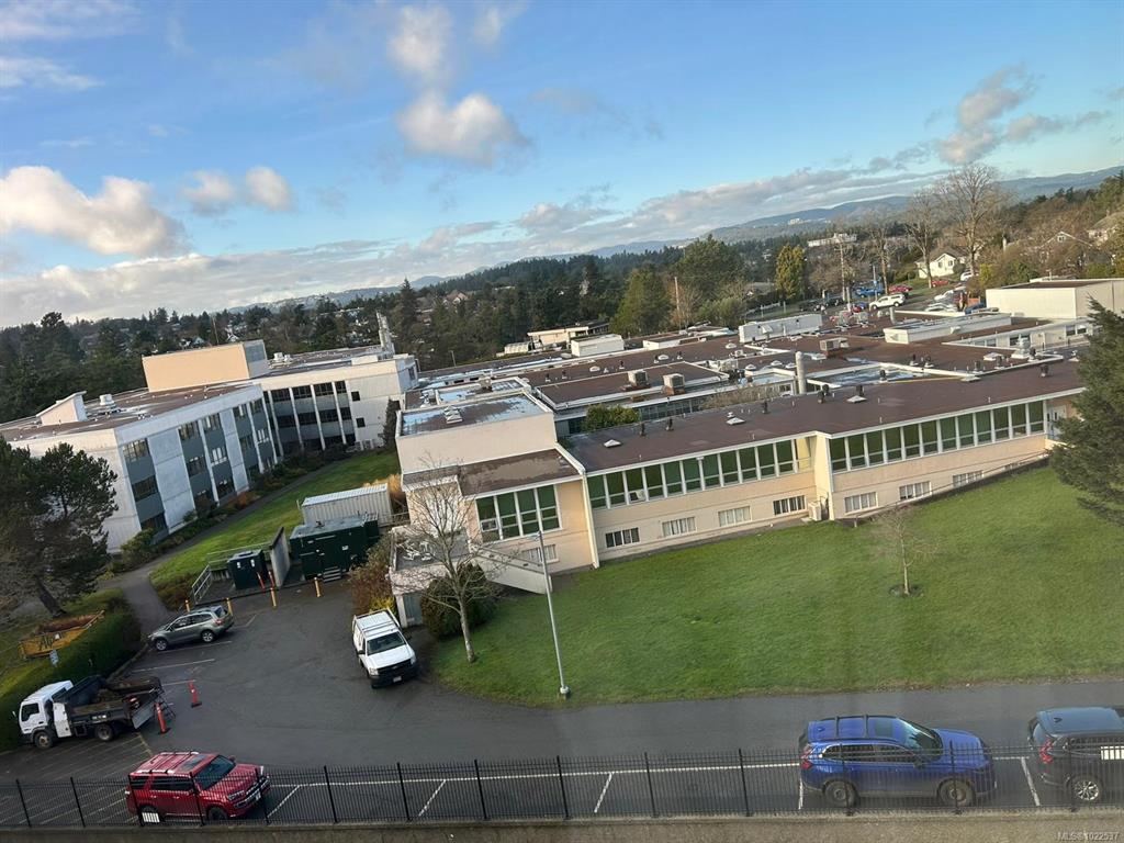 Second View of 103 Gorge Rd E, Treelane Estates, Victoria, BC, V9A 6Z2