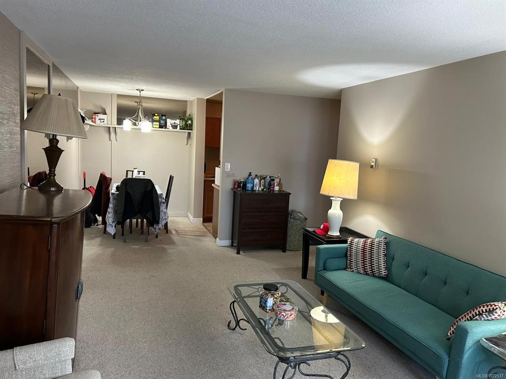 Third View of 103 Gorge Rd E, Treelane Estates, Victoria, BC, V9A 6Z2