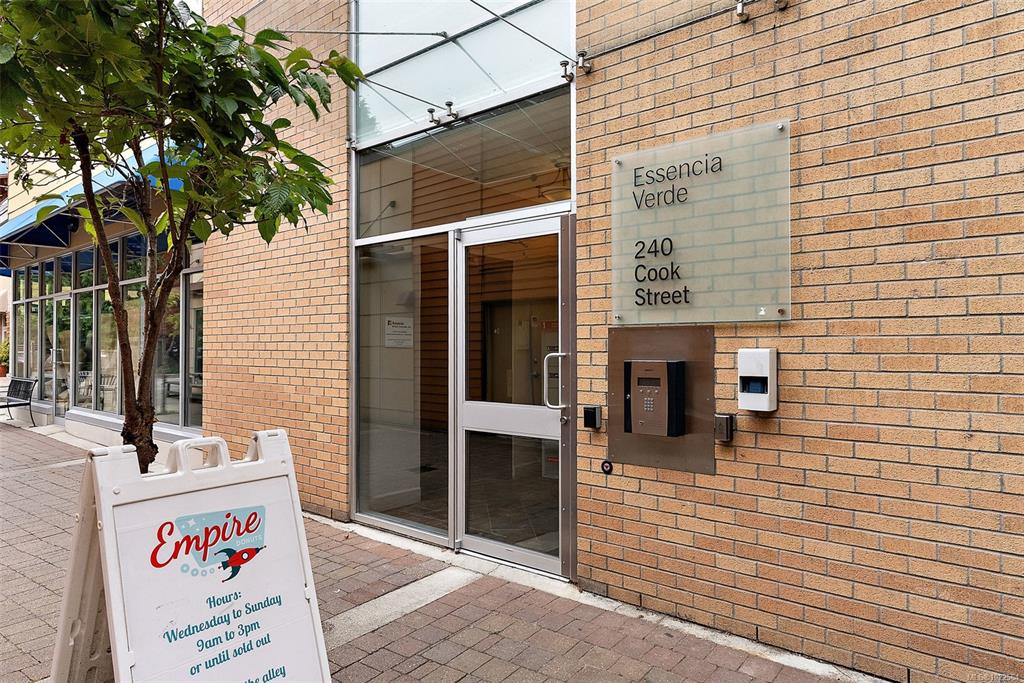 Fifth View of 240 Cook St, Victoria, BC, V8V 3X3