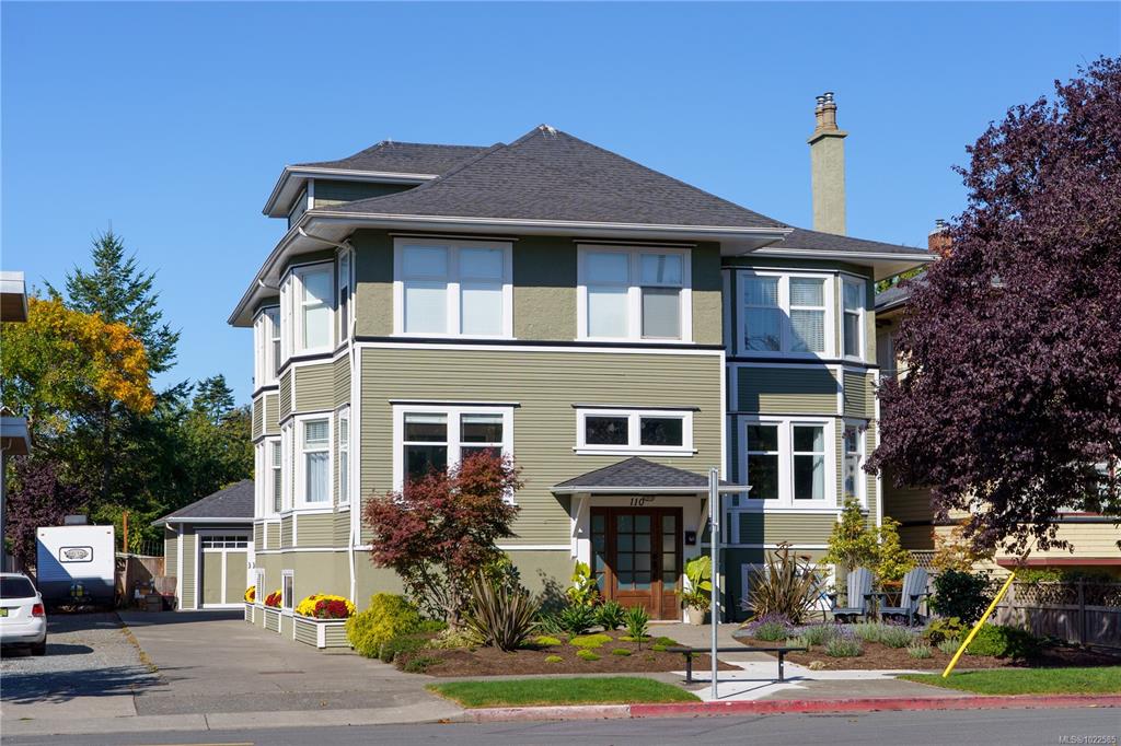 Third View of 110 Eberts St, Victoria, BC, V8S 3H7