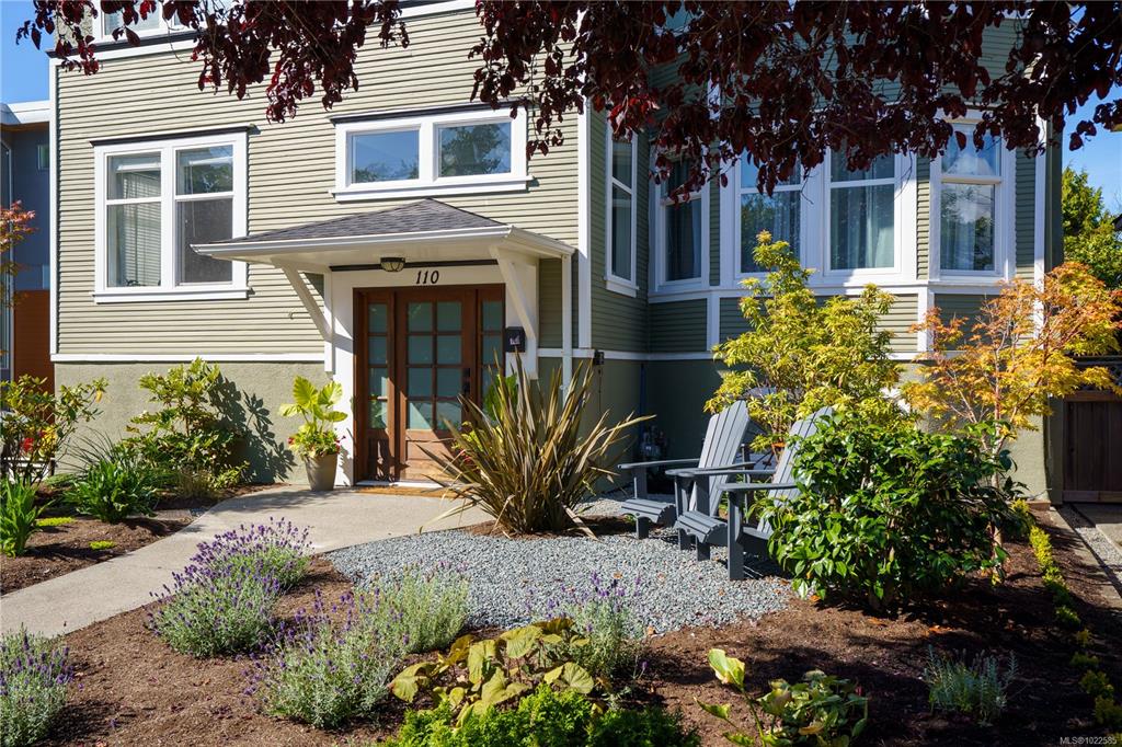 Fourth View of 110 Eberts St, Victoria, BC, V8S 3H7