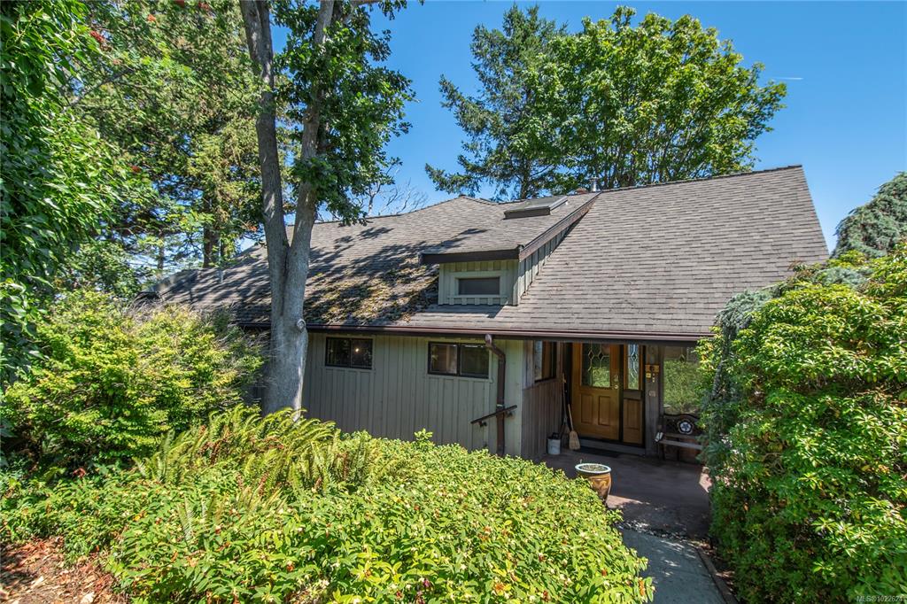 561 565 Island Hwy, 1022624, BC,