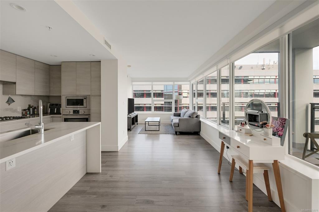 Fourth View of 777 Herald St, Hudson Place One, Victoria, BC, V8T 0C7