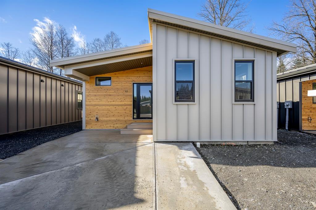 Third View of 3025 Royston Rd, Cumberland, BC, V0R 1S0