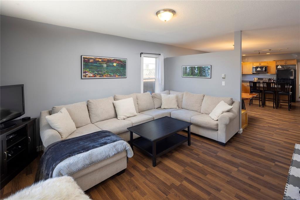 Third View of 948 Mason St, Victoria, BC, V8T 1A2