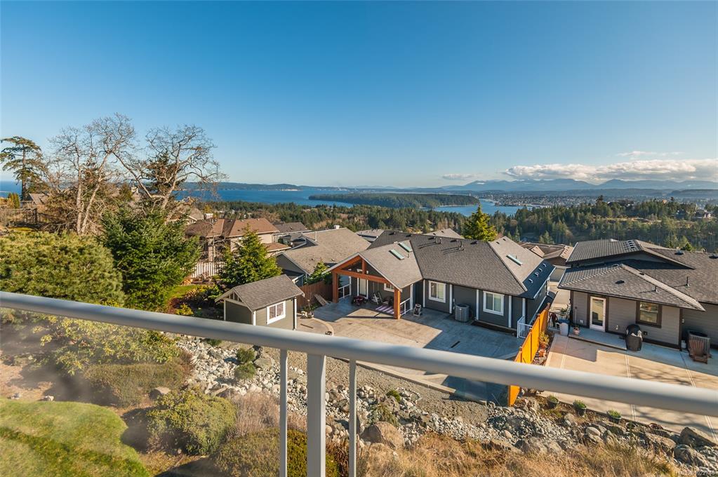 Third View of 3748 Glen Oaks Dr, Nanaimo, BC, V9T 6H2