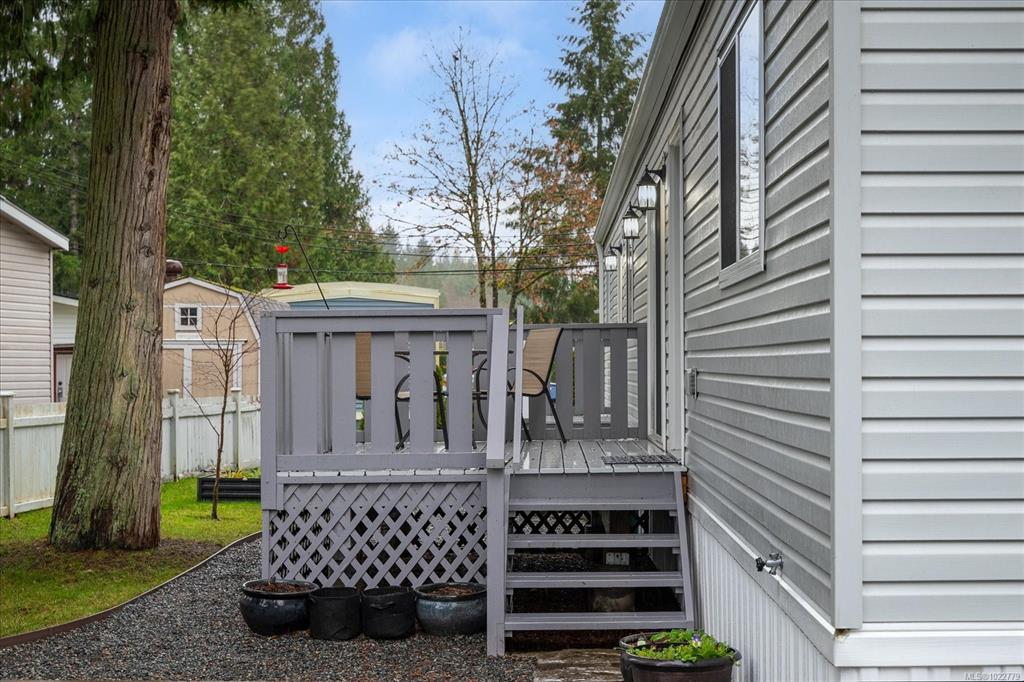 Third View of 25 Maki Rd, Nanaimo, BC, V9R 6N3