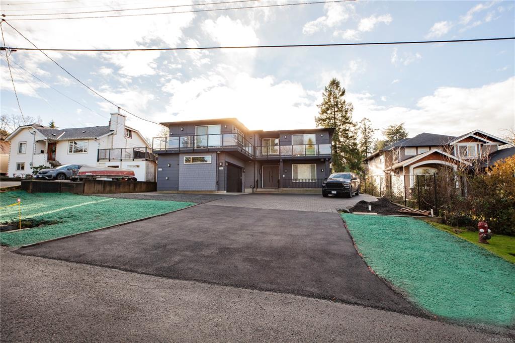 741 Snowdrop Ave, 1022782, BC,