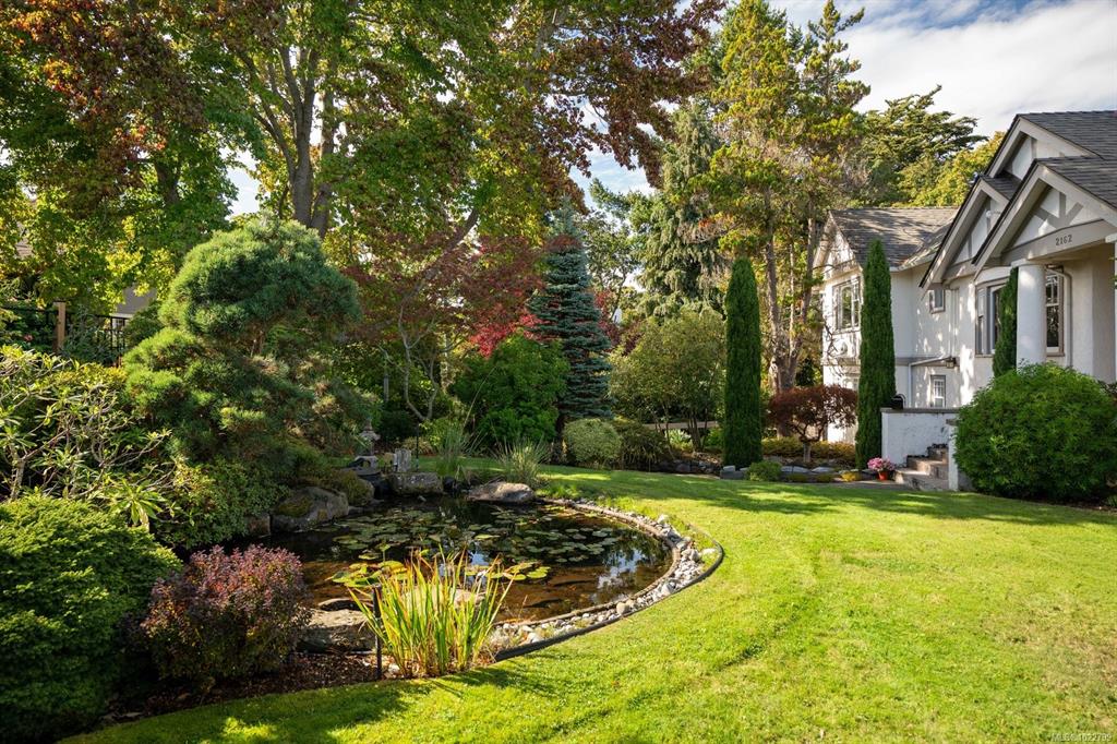 Fourth View of 2162 Brighton Ave, Oak Bay, BC, V8S 2E7