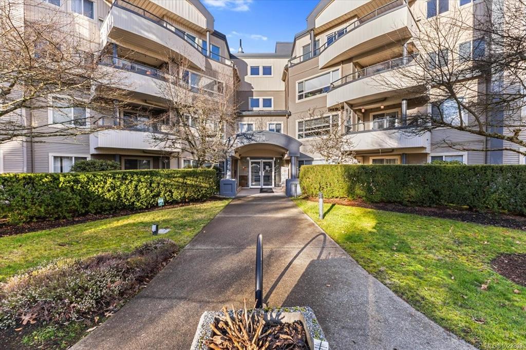 770 Poplar St, 1022803, BC,