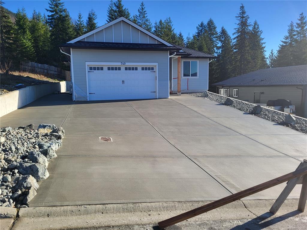 549 Mountain View Dr, 1022827, BC,
