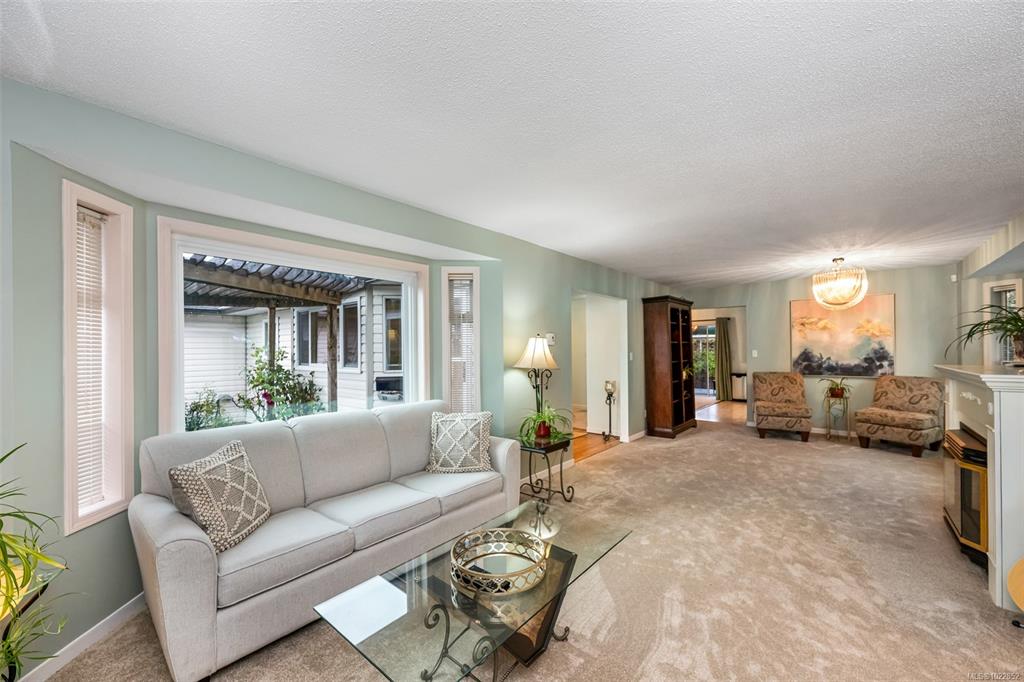 1047 Marchmont Rd, 1022852, BC,