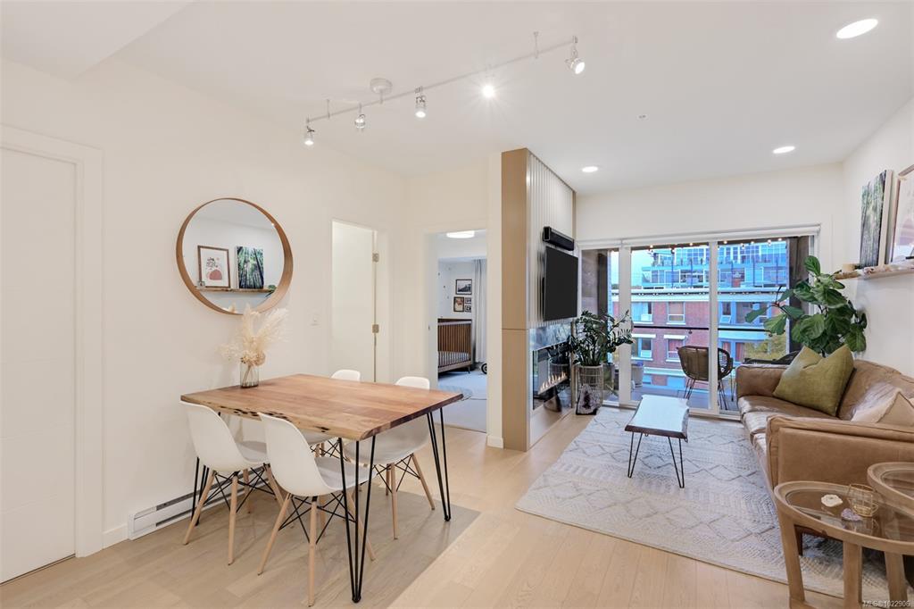 Fourth View of 1033 Cook St, Black and White, Victoria, BC, V8V 0E1