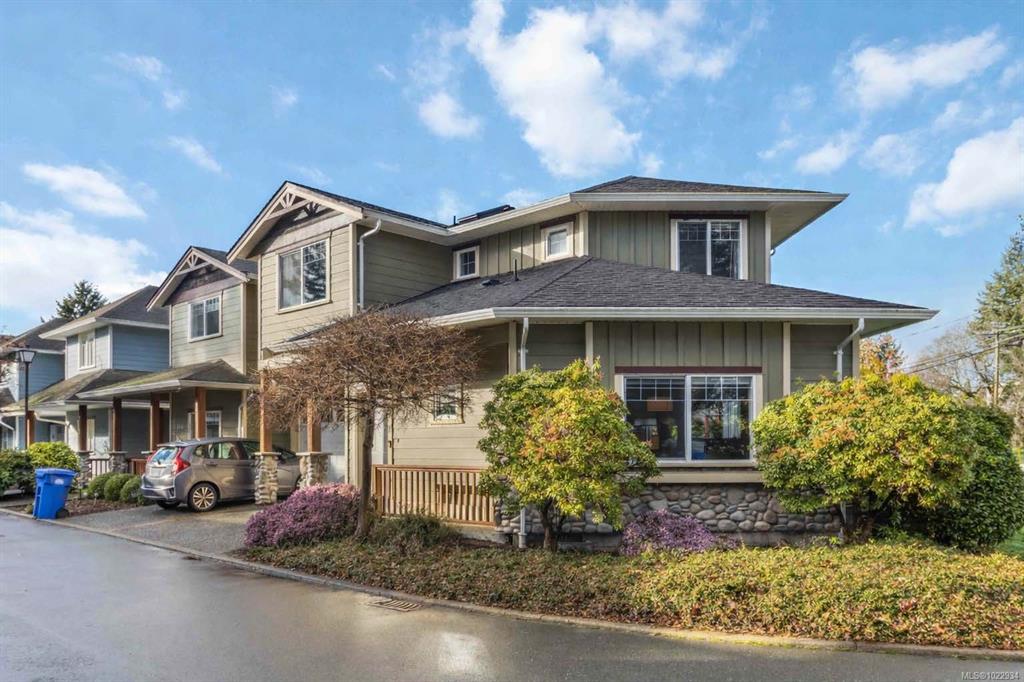 951 Goldstream Ave, 1022934, BC,