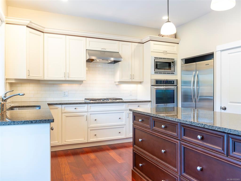 Fourth View of 1290 Richardson St, Victoria, BC, V8V 3E1