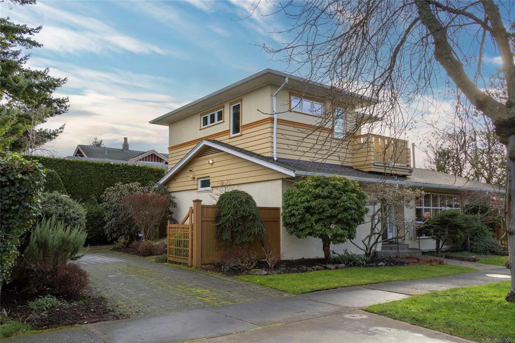 Third View of 295 St Charles St, Victoria, BC, V8S 3M9