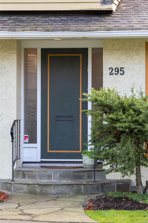 Fourth View of 295 St Charles St, Victoria, BC, V8S 3M9