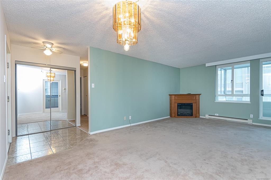 Fifth View of 1026 Johnson St, Sutton Place West, Victoria, BC, V8V 3N7