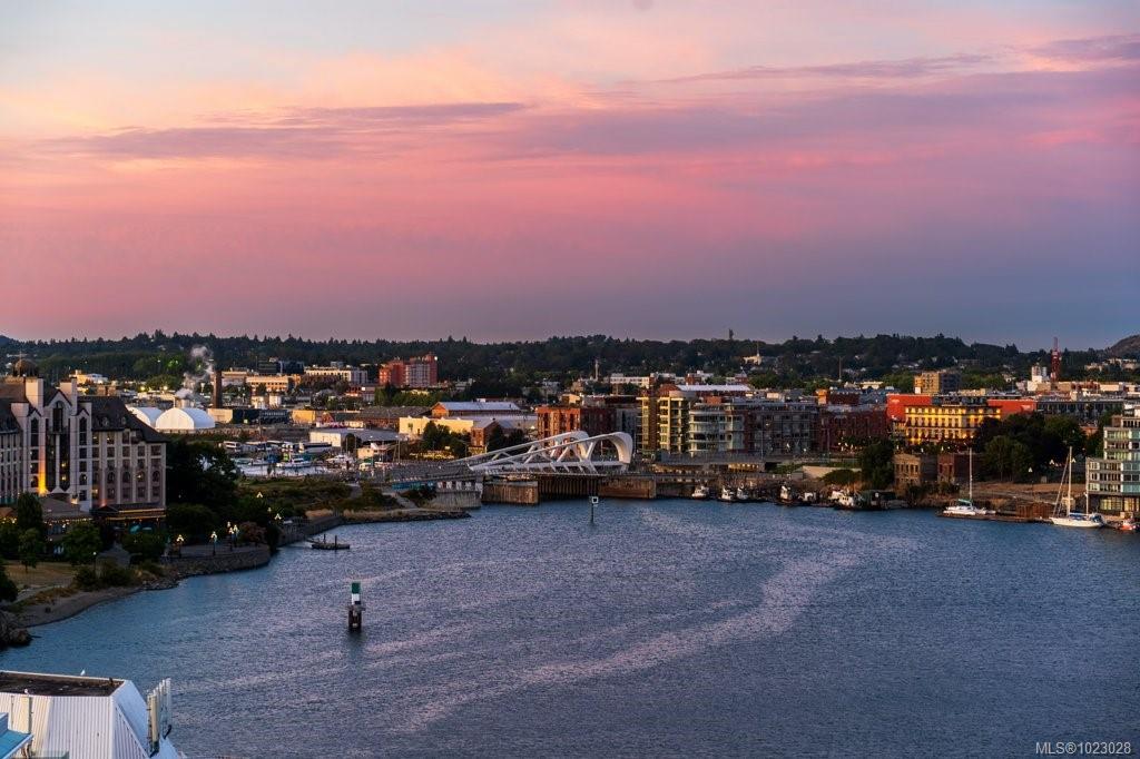 Fourth View of 225 Belleville St, Laurel Point, Victoria, BC, V8V 4T9