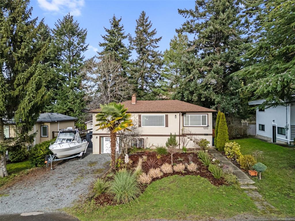 1232 Pearce Cres, 1023033, BC,