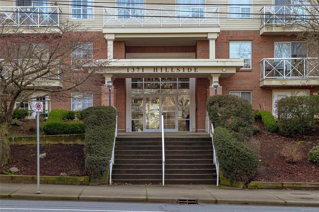 Fifth View of 1371 Hillside Ave, Sterling Court, Victoria, BC, V8T 2B3