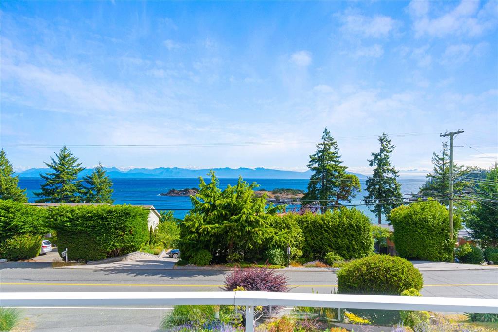 Fourth View of 3817 Hammond Bay Rd, Nanaimo, BC, V9T 1G4