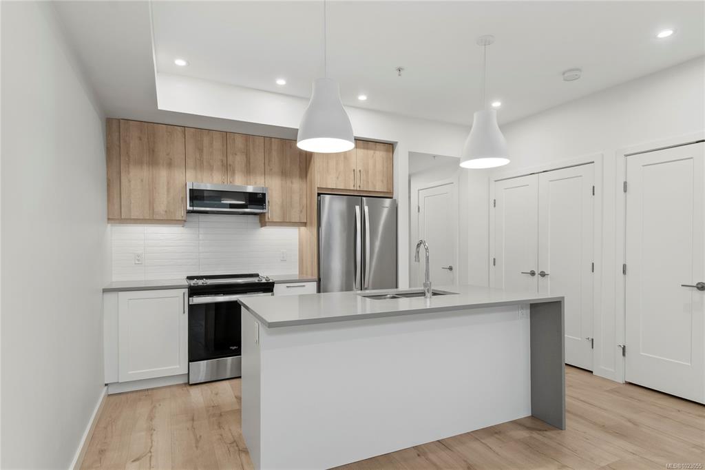 536 Island Hwy S, 1023055, BC,