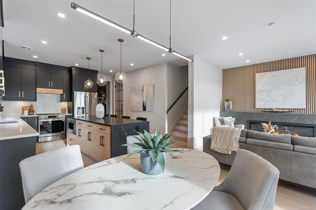 588 Whiteside St, 1023077, BC,