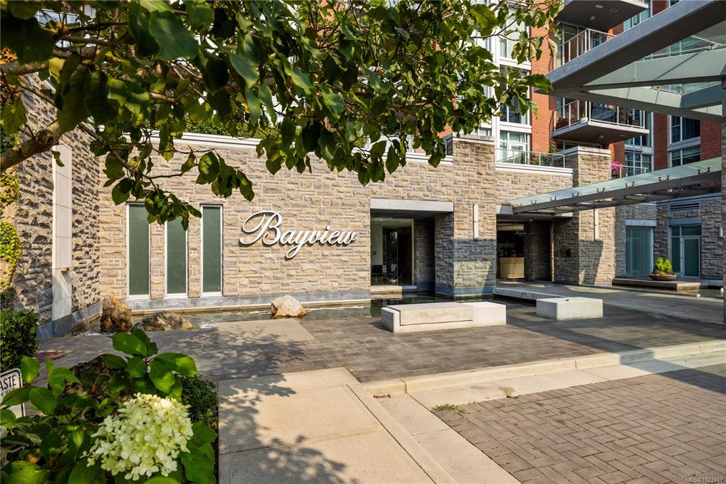 Fifth View of 100 Saghalie Rd, Victoria, BC, V9A 0A1