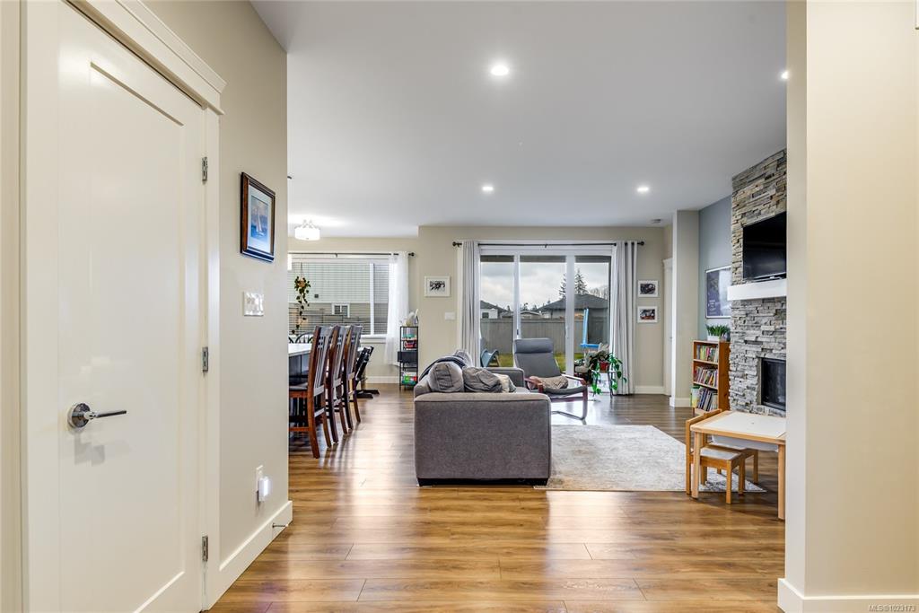 Fifth View of 2161 Evergreen Rd, Campbell River, BC, V9W 0C8