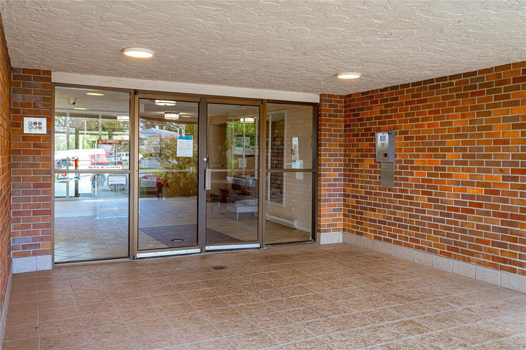 Fifth View of 1655 Begbie St, Victoria, BC, V8R 1L4